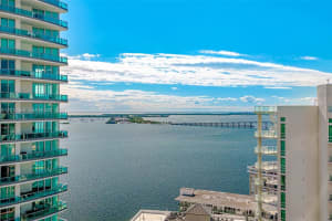 1300 Brickell Bay Dr 2808, Miami