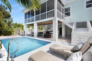 320 Calzada De Bougainville, Marathon