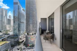 55 Sw 9th St 2109, Miami