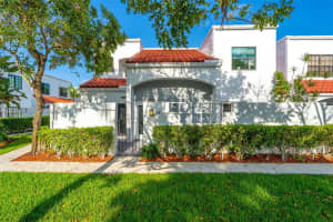 20904 Leeward Ct 221-2, Aventura