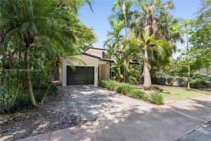 5520 San Vicente St, Coral Gables, FL 33146, - MLS#A12010470