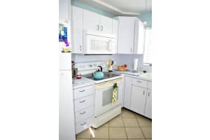 9321 Sunrise Lakes Blvd APT 201, Sunrise, FL 33322, - MLS#A12010540