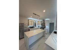 5824 Alton Rd, Miami Beach, FL 33140, - MLS#A12010545