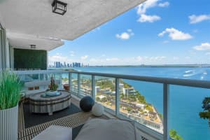 10 Venetian Way 1803, Miami Beach