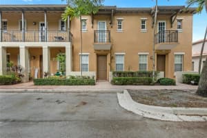 483 Sw 147th Ter 2-48, Pembroke Pines