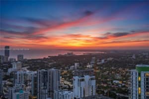 92 Sw 3rd St 5202, Miami