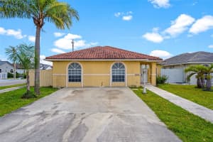 14300 SW 52nd St, Miami, FL 33175, - MLS#A12010675