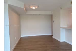 2415 Nw 16th St Rd 605-1, Miami