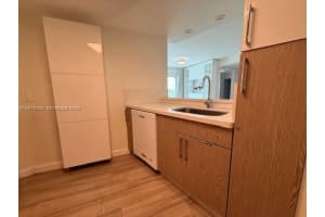 2415 NW 16th St Rd Apt 605-1, Miami, FL 33125, - MLS#A12010792