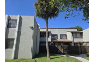 10020 Nw 9th St Cir 102, Miami