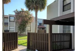10020 NW 9th St Cir APT 102, Miami, FL 33172, - MLS#A12010839