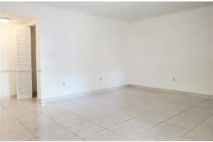 10020 NW 9th St Cir APT 102, Miami, FL 33172, - MLS#A12010839