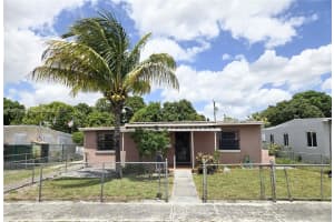 1051 E 18th St, Hialeah