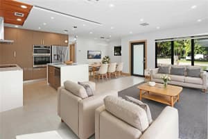 1620 Mckinley St, Hollywood
