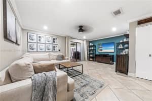 1140 NW 99th Ave #70, Pembroke Pines, FL 33024, - MLS#A12010893