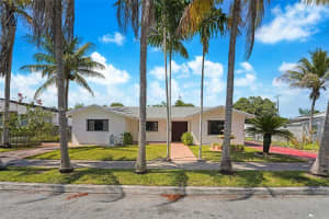 1735 Sw 15th St, Miami