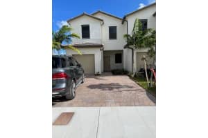 13102 Sw 232nd Ln 13102, Miami