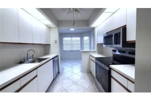 901 Sw 128th Ave 311e, Pembroke Pines