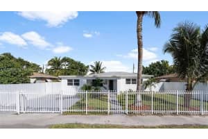 925 NW 84th St, Miami, FL 33150, - MLS#A12010936