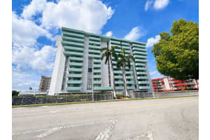 1825 W 44th Pl APT 501, Hialeah, FL 33012, - MLS#A12010942