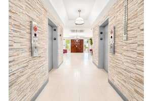 1825 W 44th Pl APT 501, Hialeah, FL 33012, - MLS#A12010942