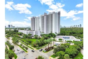 15051 Royal Oaks Ln 1605, North Miami