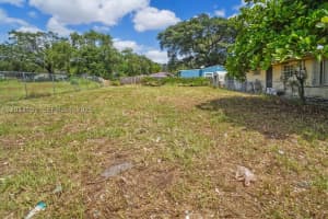 2455 Nw 55th Street Miami, FL 33142 - MLS#A12011052