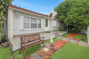450 Nw 40th Ct, Miami