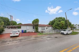 450 NW 40th Ct, Miami, FL 33126, - MLS#A12011095