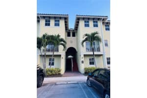 230 Nw 109 Ave 3-214, Miami