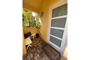 101 NE 8th Ave APT 3, Fort Lauderdale, FL 33301, - MLS#A12011125