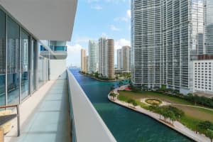 200 Biscayne Boulevard Way 1404, Miami