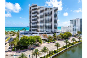 2555 Collins Ave APT 2014, Miami Beach, FL 33140, - MLS#A12011207