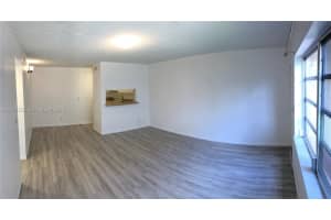 1027 Twin Lakes Dr 28-b, Coral Springs