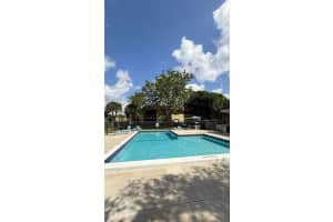 325 Lakeview Dr APT 202, Weston, FL 33326, - MLS#A12011223