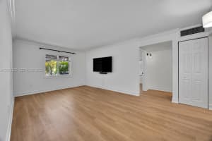 8607 SW 68th Ct APT 21, Miami, FL 33143, - MLS#A12011225