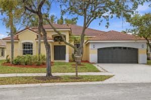 727 Lake Blvd, Weston, FL 33326, - MLS#A12011294