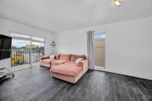 1051 SW 1st St APT 401, Miami, FL 33130, - MLS#A12011295
