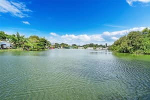 1020 Sw 8th St, Hallandale Beach