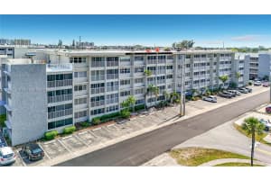 330 SE 2nd St APT 305E, Hallandale Beach, FL 33009, - MLS#A12011395