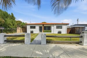 3021 Sw 12th St, Miami