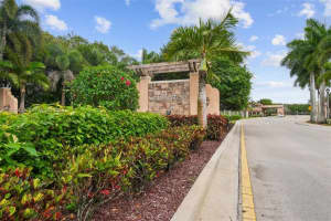 1049 Sw 147th Ave 5607, Pembroke Pines