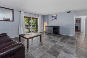 3083 N Oakland Forest Dr APT 206, Oakland Park, FL 33309, - MLS#A12011428