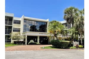 491 Racquet Club Rd 303, Weston