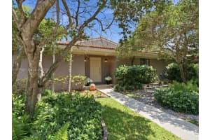 110 Dunwoody Ln 16-88, Hollywood