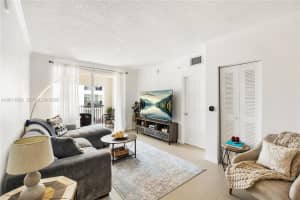 17100 N Bay Rd APT 1810, Sunny Isles Beach, FL 33160, - MLS#A12011668
