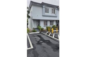 8300 Nw 10th St, Miami