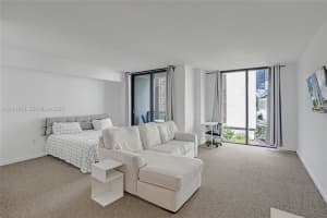 31 Se 6th St 805, Miami