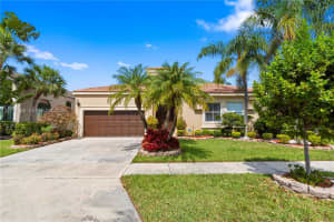 980 SW 171st Terrace, Pembroke Pines, FL 33027, - MLS#A12011766