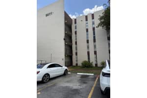 9411 Sw 4th St 111, Miami